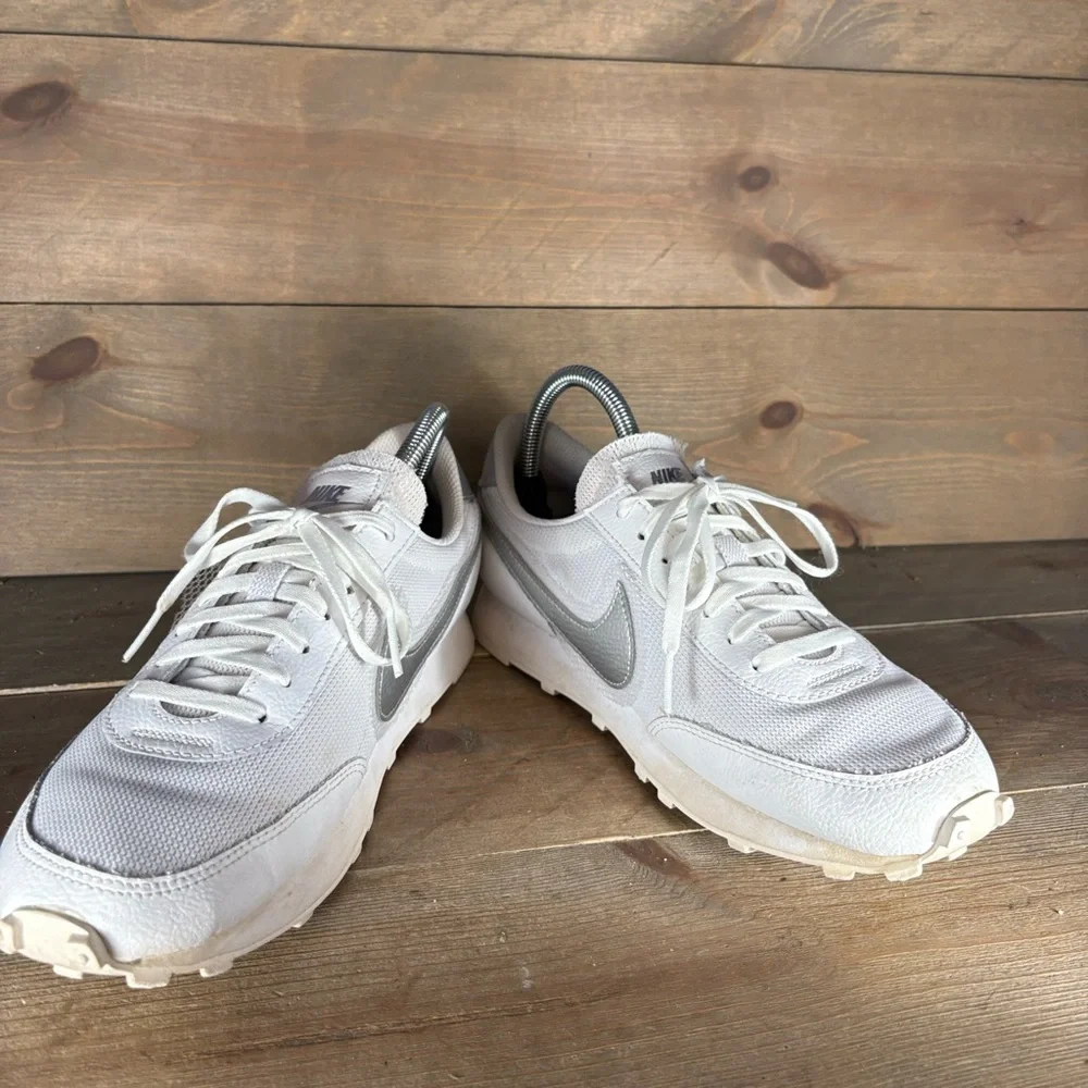 nike daybreak womens size 9 shoes white athletic running sneakers